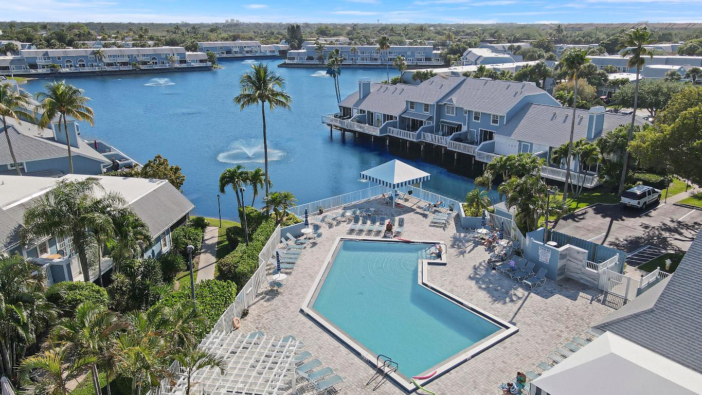 213 Ocean Dunes, Jupiter FL 33477