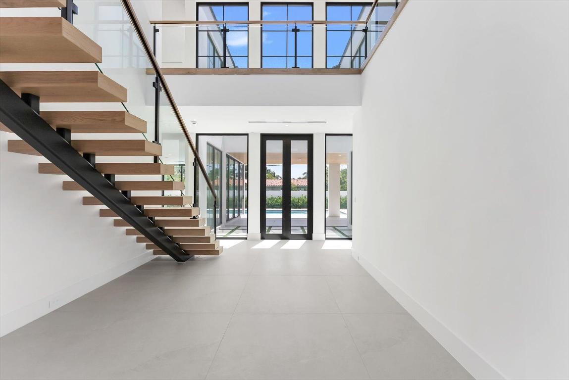 880 NE 3rd, Boca Raton FL 33432