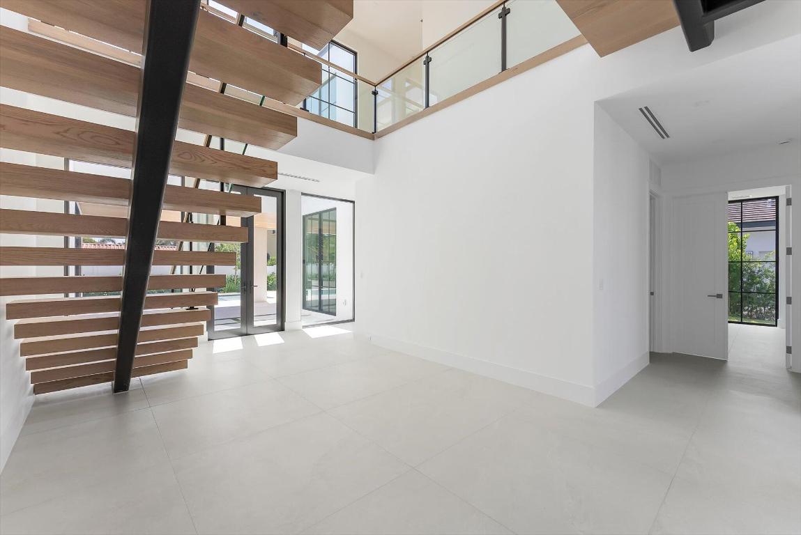 880 NE 3rd, Boca Raton FL 33432