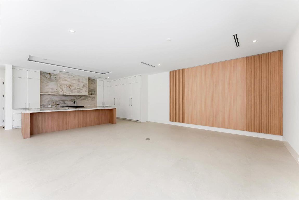 880 NE 3rd, Boca Raton FL 33432