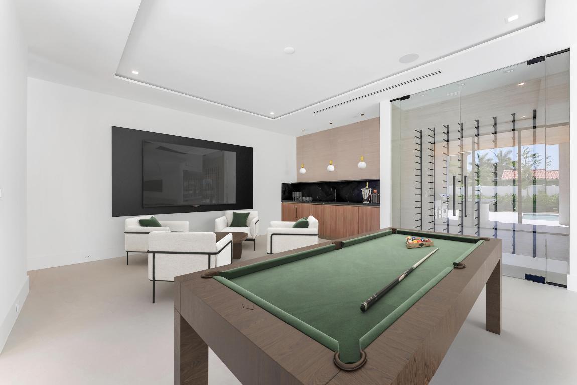 880 NE 3rd, Boca Raton FL 33432