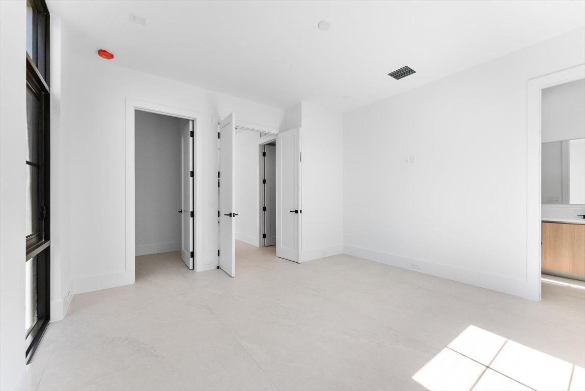 880 NE 3rd, Boca Raton FL 33432