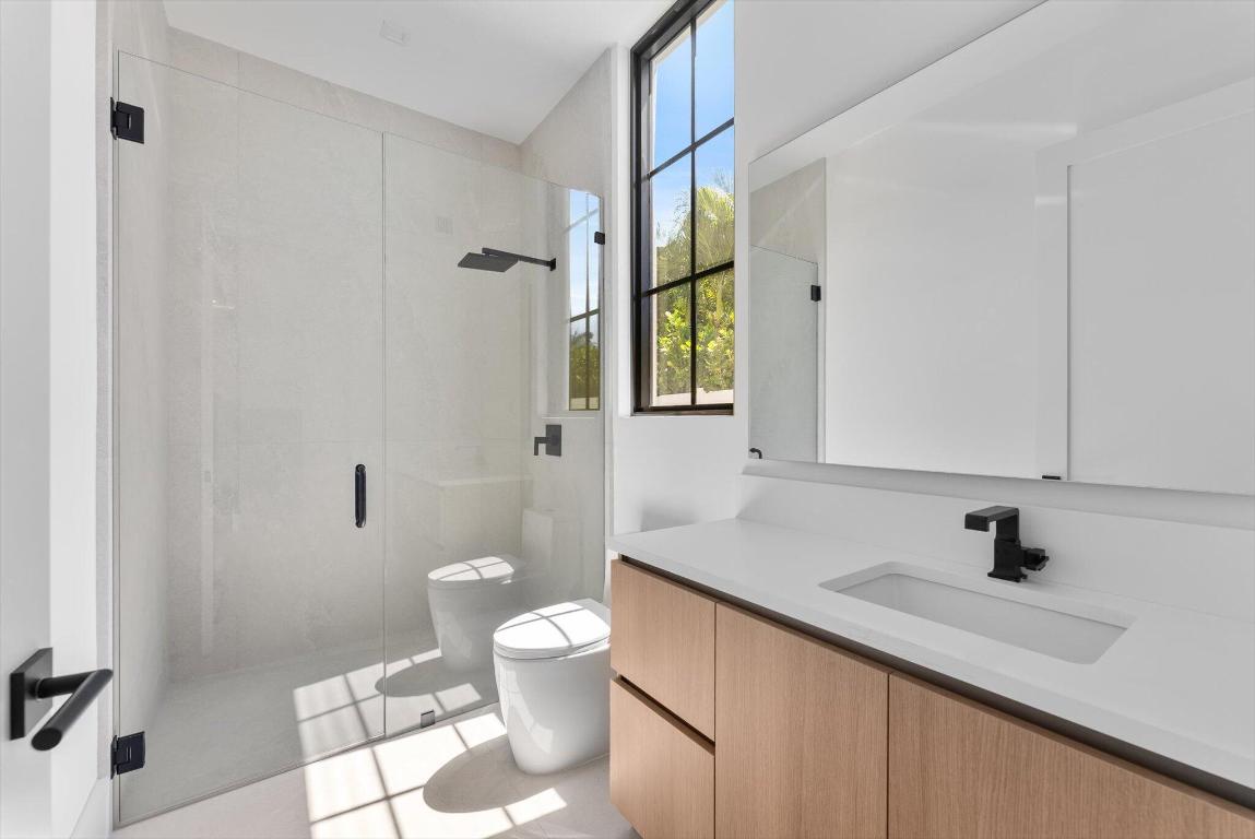 880 NE 3rd, Boca Raton FL 33432