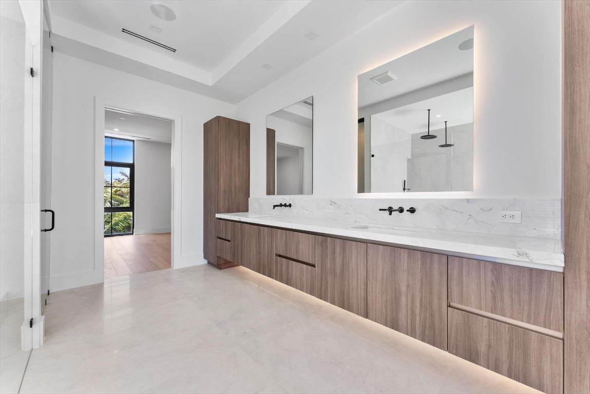 880 NE 3rd, Boca Raton FL 33432