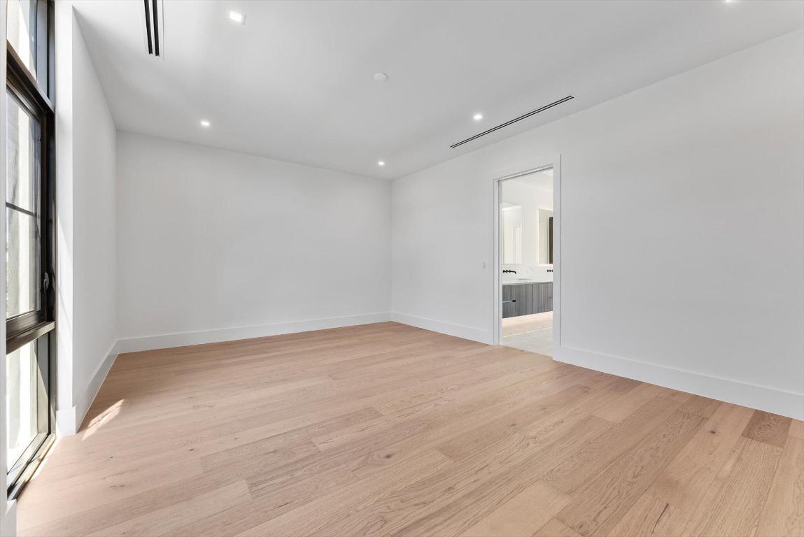 880 NE 3rd, Boca Raton FL 33432