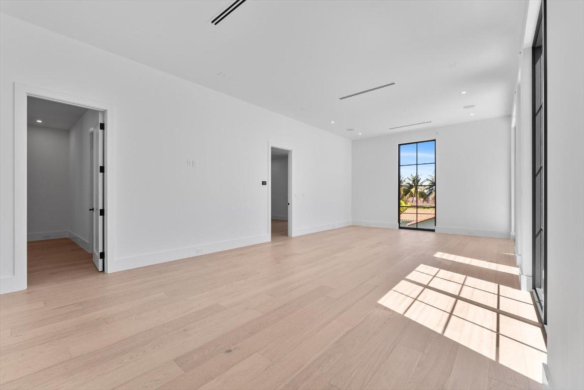 880 NE 3rd, Boca Raton FL 33432