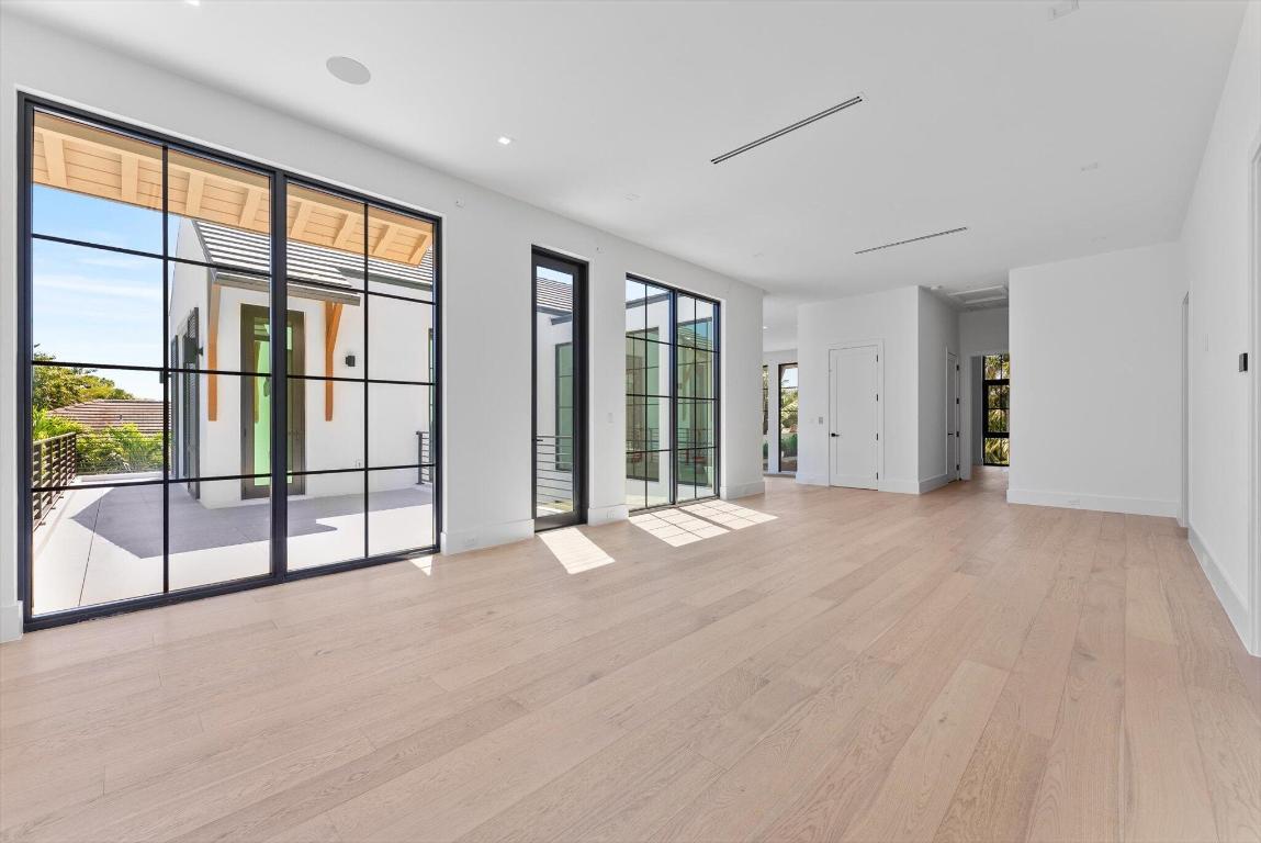 880 NE 3rd, Boca Raton FL 33432