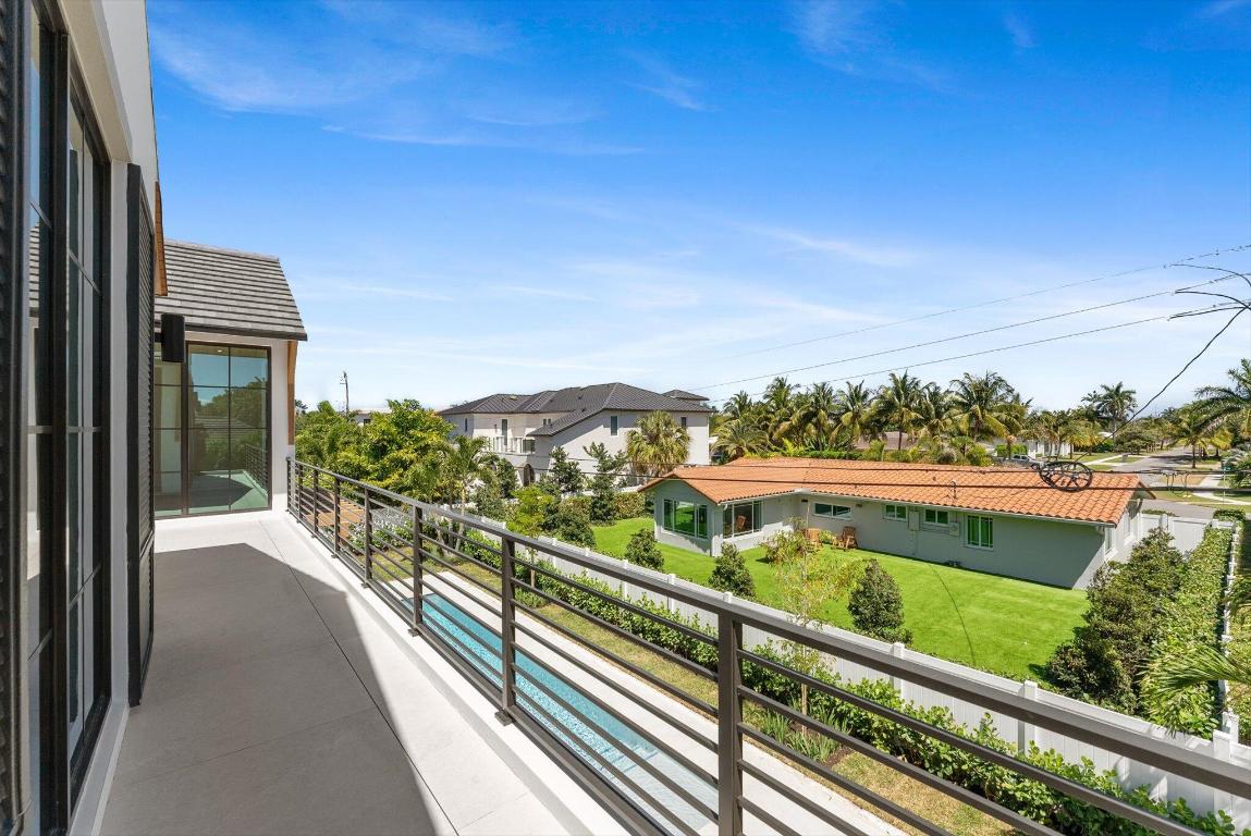 880 NE 3rd, Boca Raton FL 33432