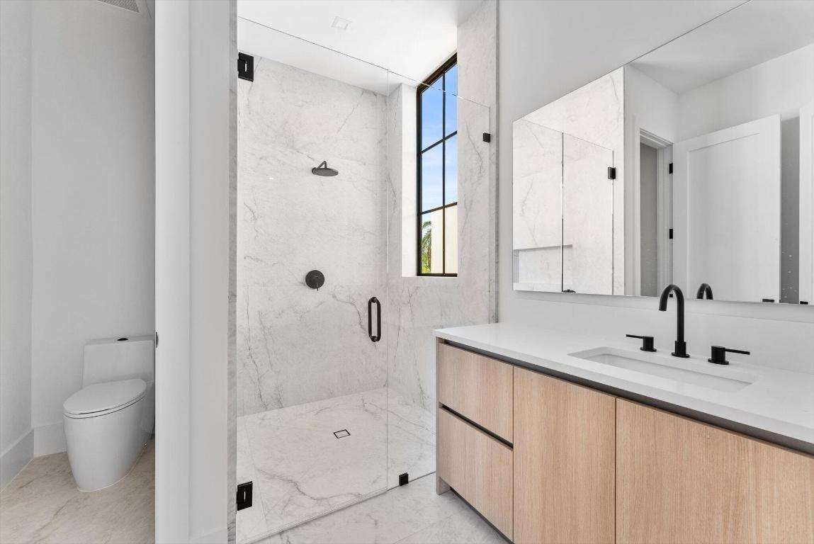 880 NE 3rd, Boca Raton FL 33432