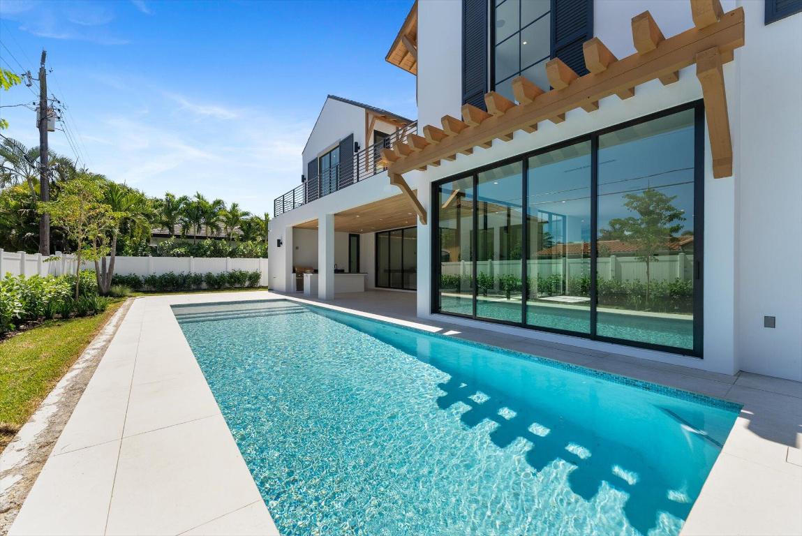 880 NE 3rd, Boca Raton FL 33432