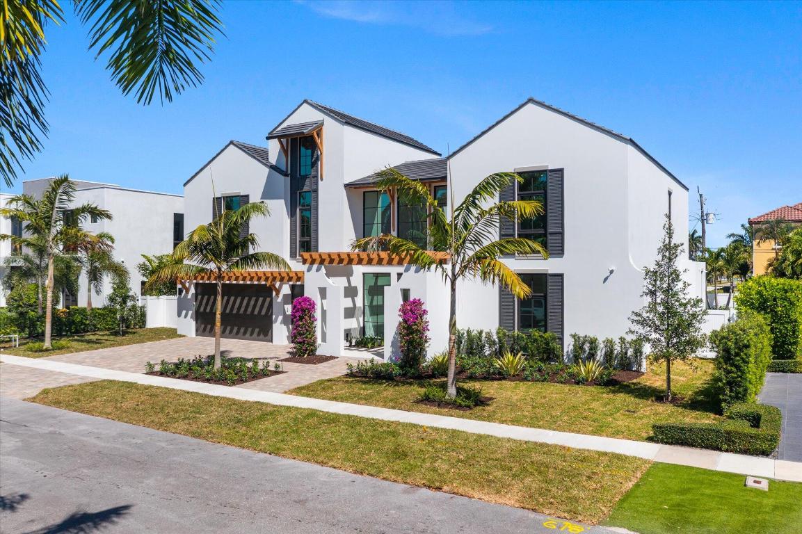 880 NE 3rd, Boca Raton FL 33432
