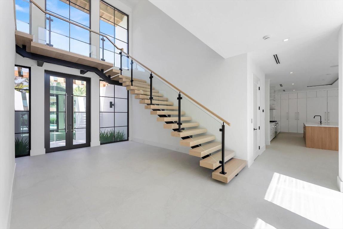 880 NE 3rd, Boca Raton FL 33432