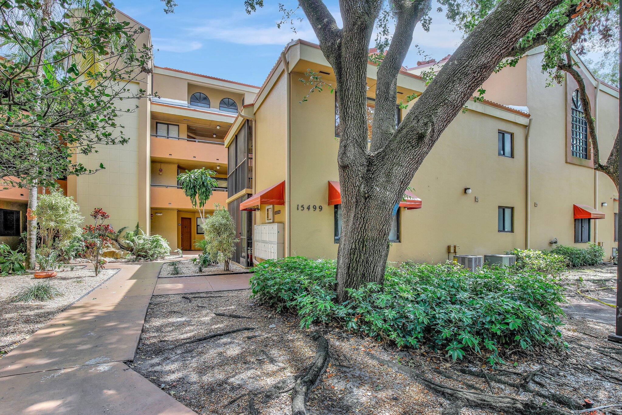 15499 N Miami Lakeway #306-5, Miami Lakes FL 33014