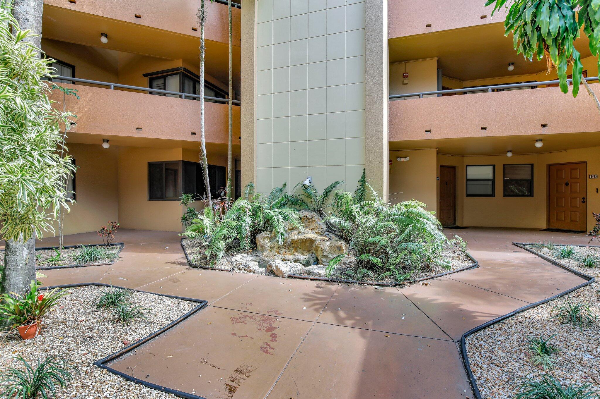 15499 N Miami Lakeway #306-5, Miami Lakes FL 33014
