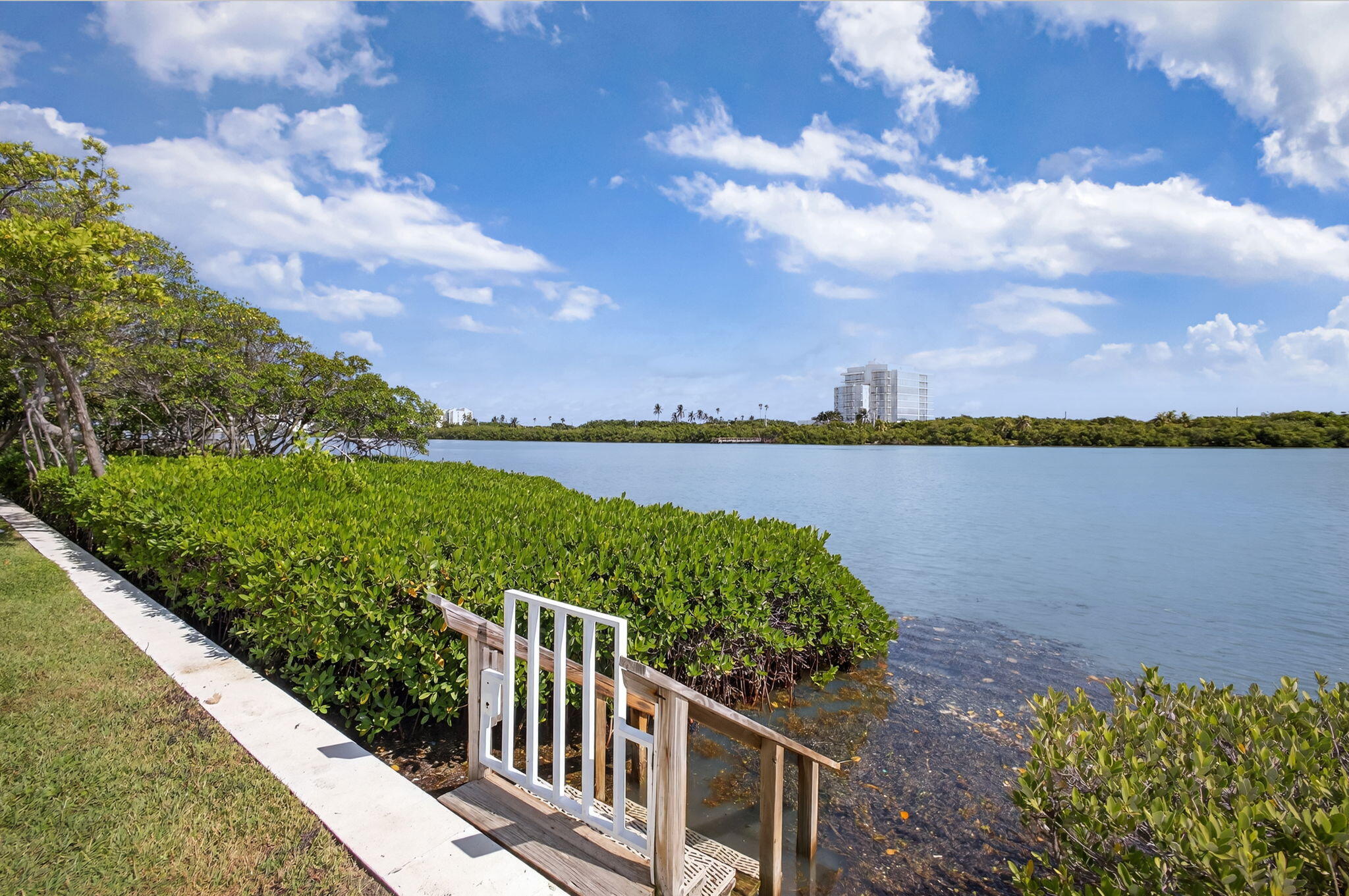 100 Waterway #A304, Tequesta FL 33469