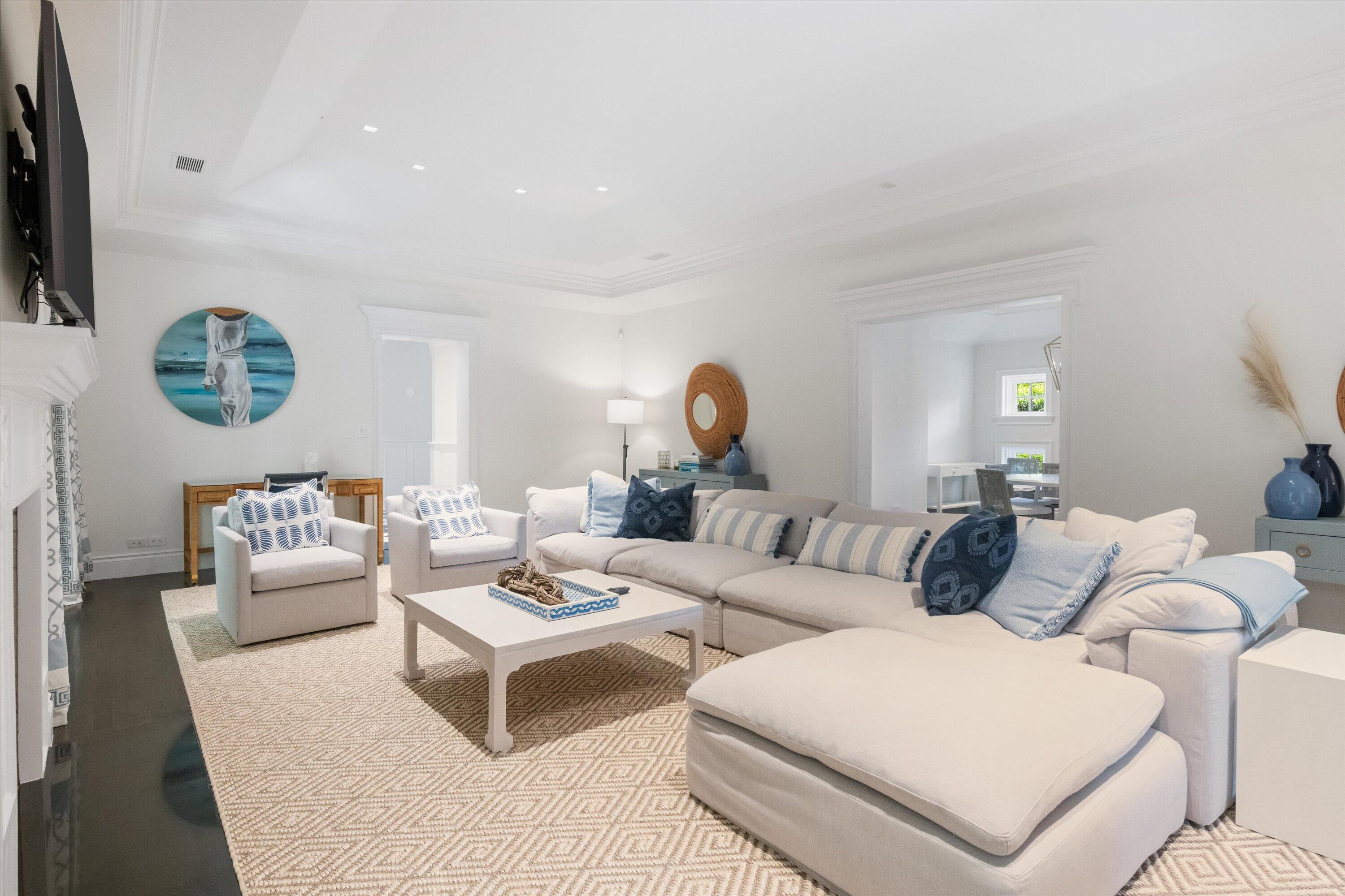 750 S County, Palm Beach FL 33480