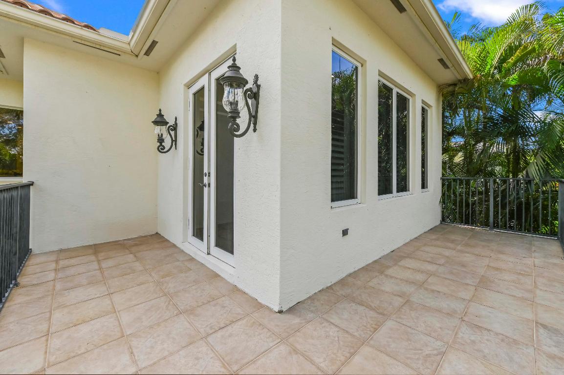 17665 Middlebrook, Boca Raton FL 33496