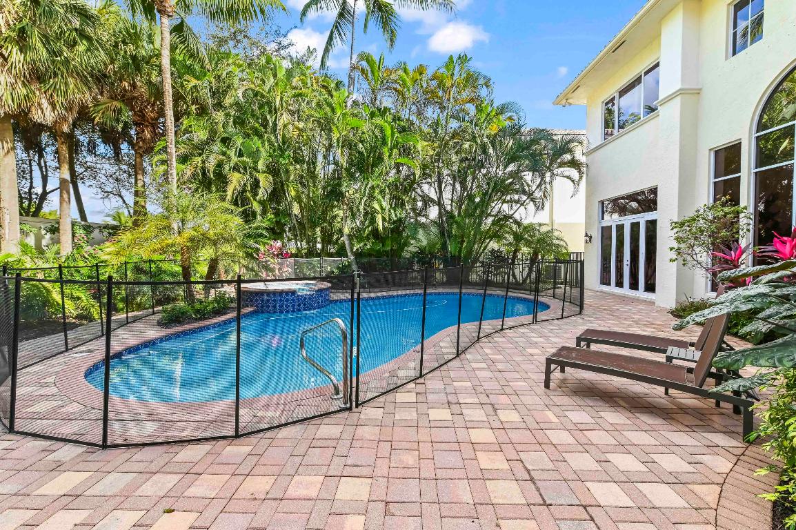 17665 Middlebrook, Boca Raton FL 33496