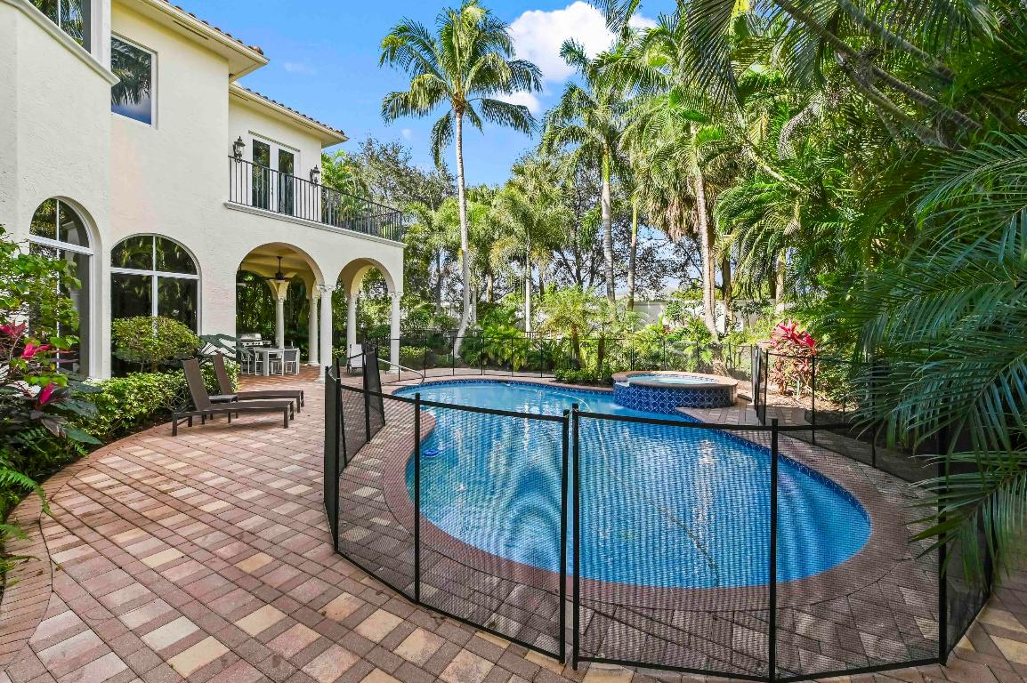 17665 Middlebrook, Boca Raton FL 33496