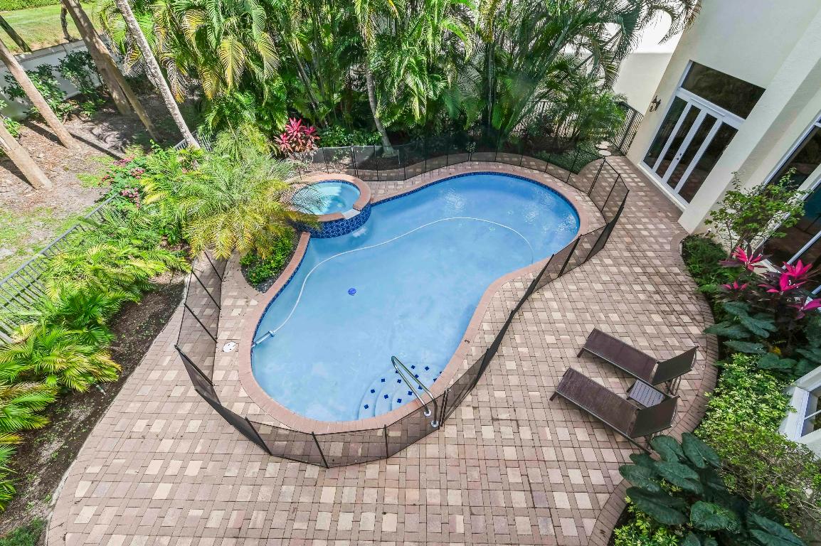 17665 Middlebrook, Boca Raton FL 33496