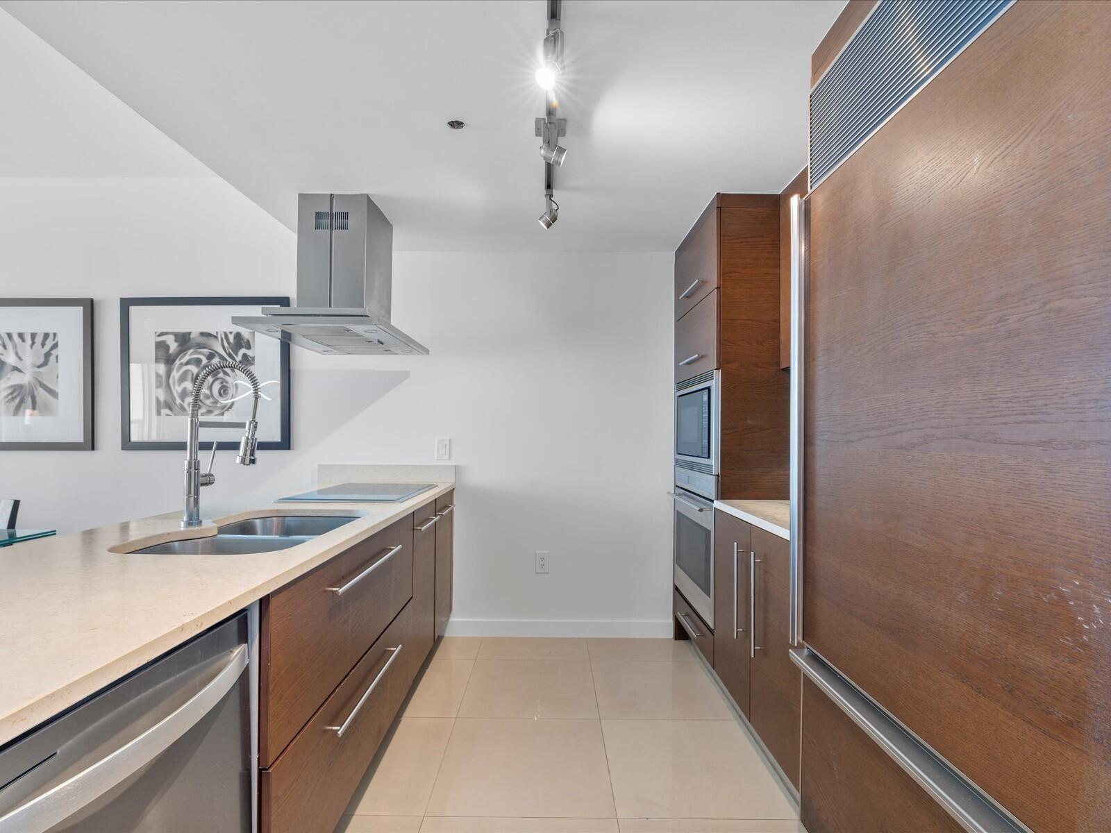 485 Brickell Avenue #2107, Miami FL 33131