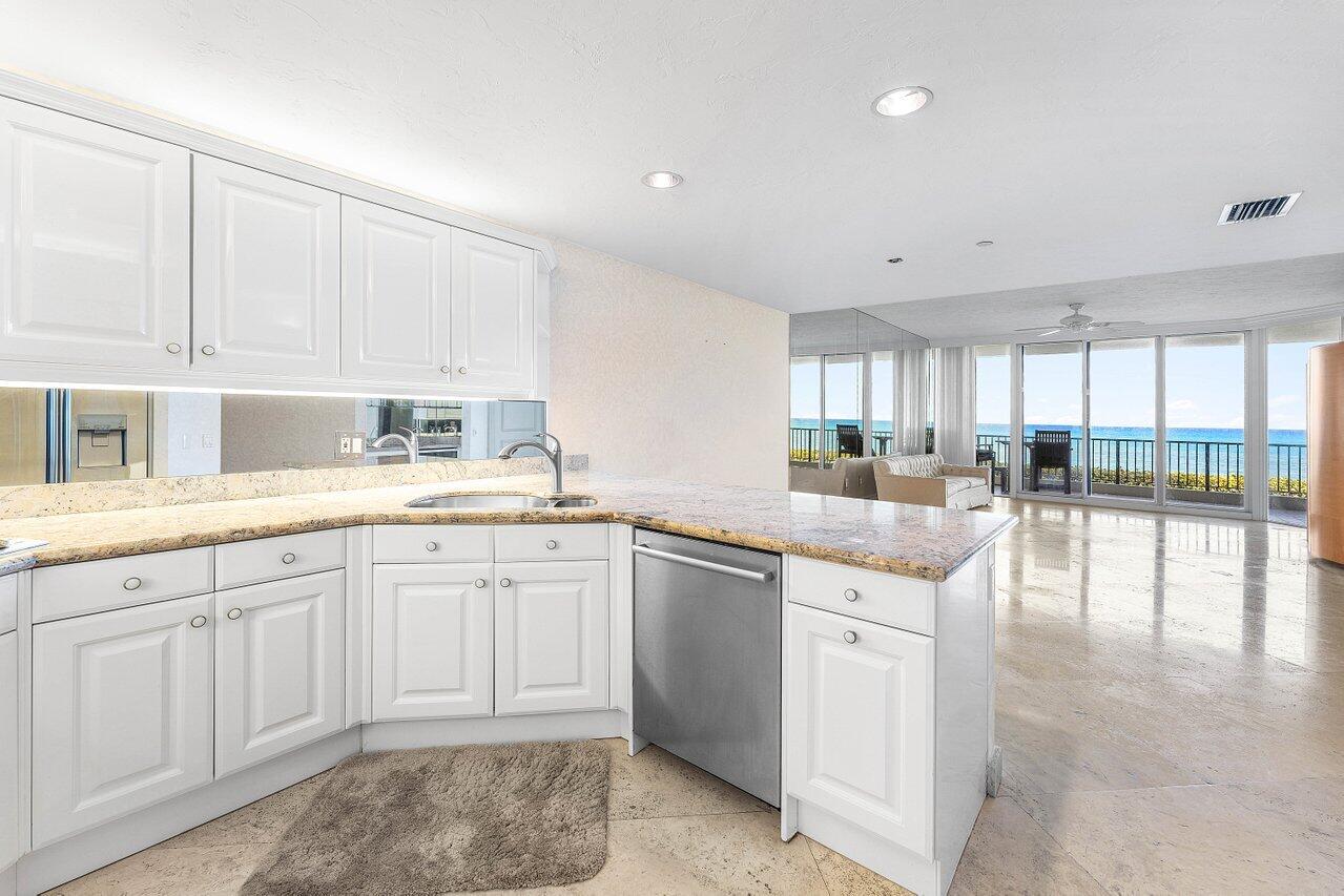 800 Ocean #204, Juno Beach FL 33408