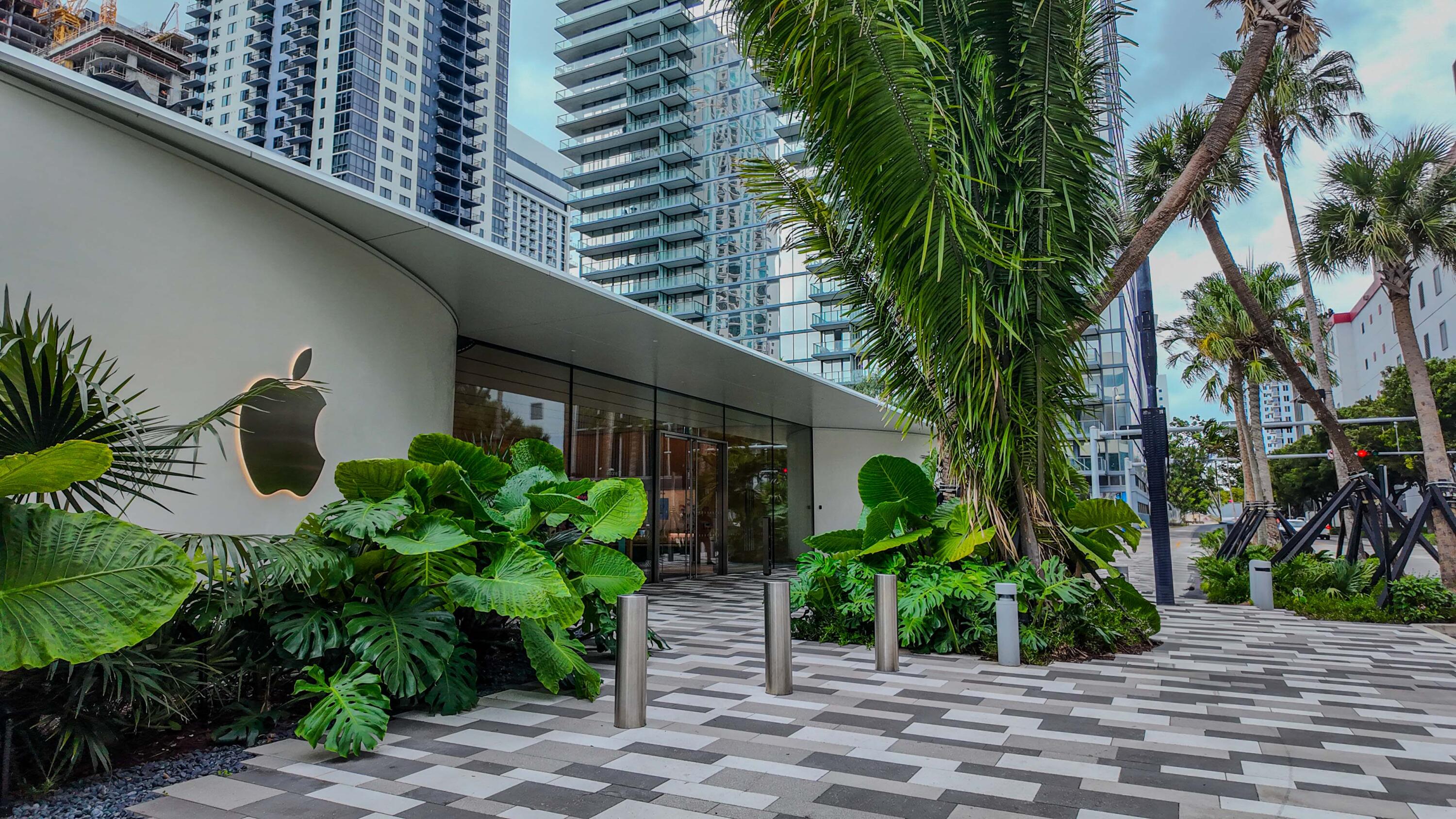 851 NE 1st #812, Miami FL 33132