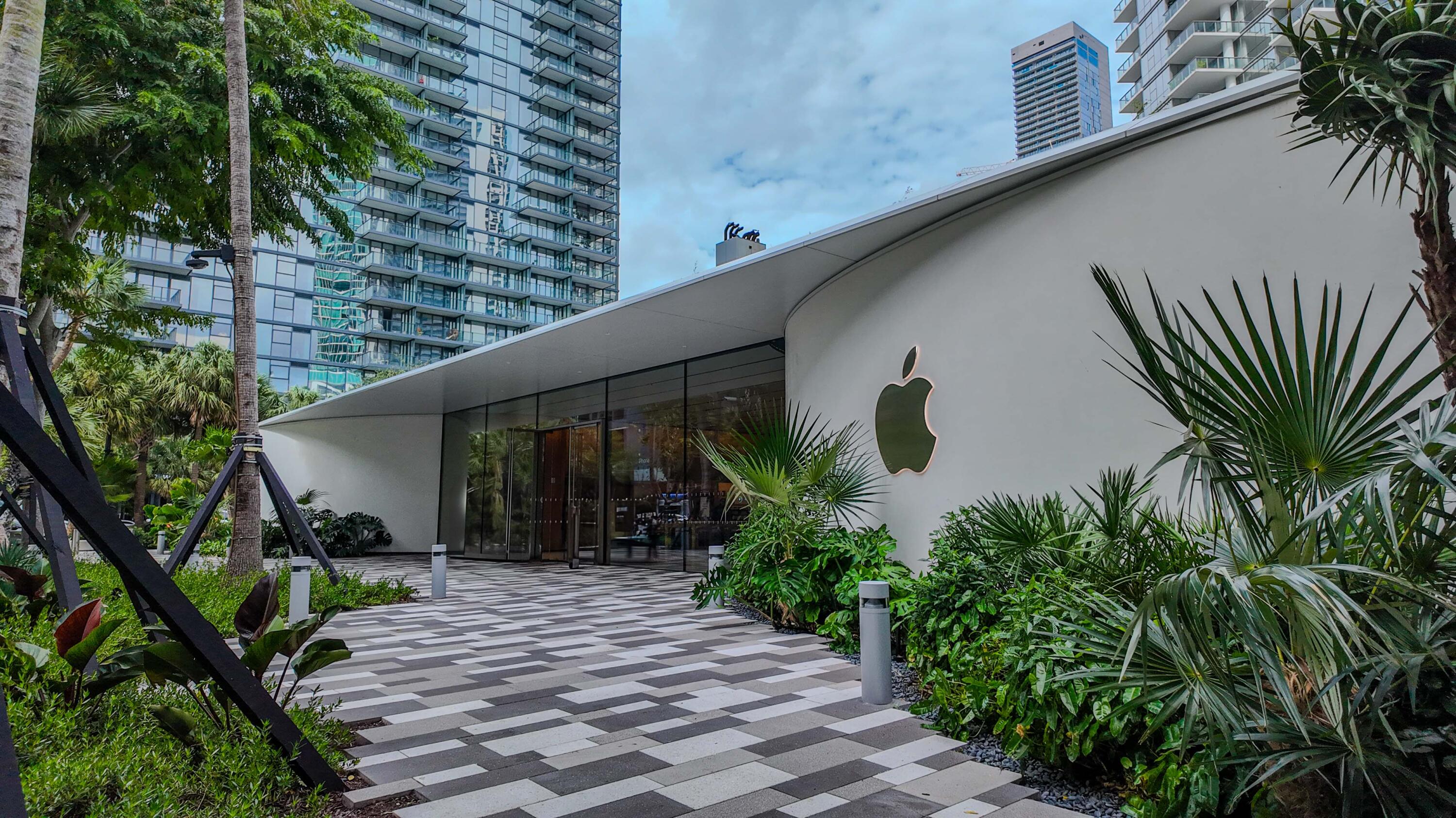 851 NE 1st #812, Miami FL 33132