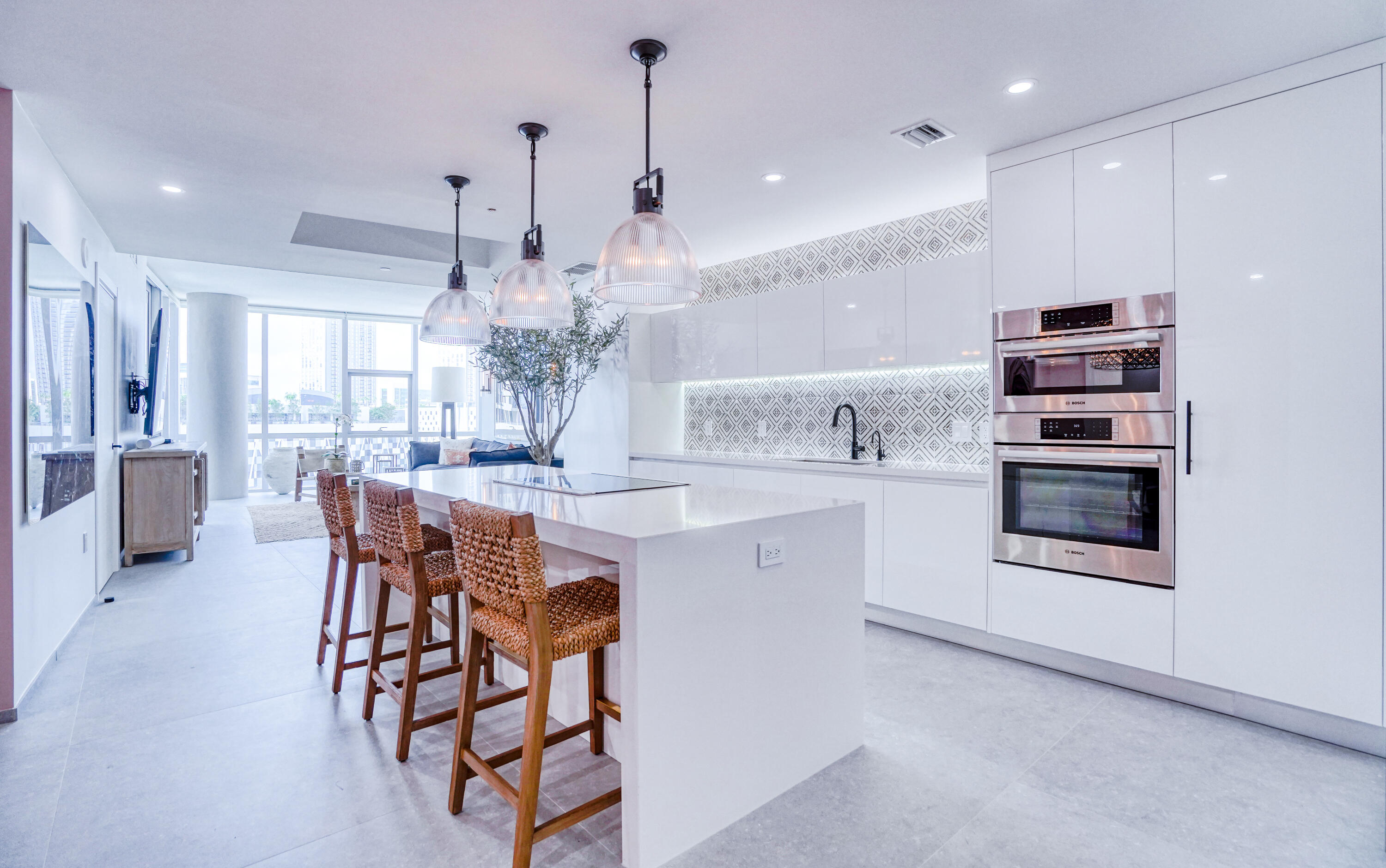 851 NE 1st #812, Miami FL 33132