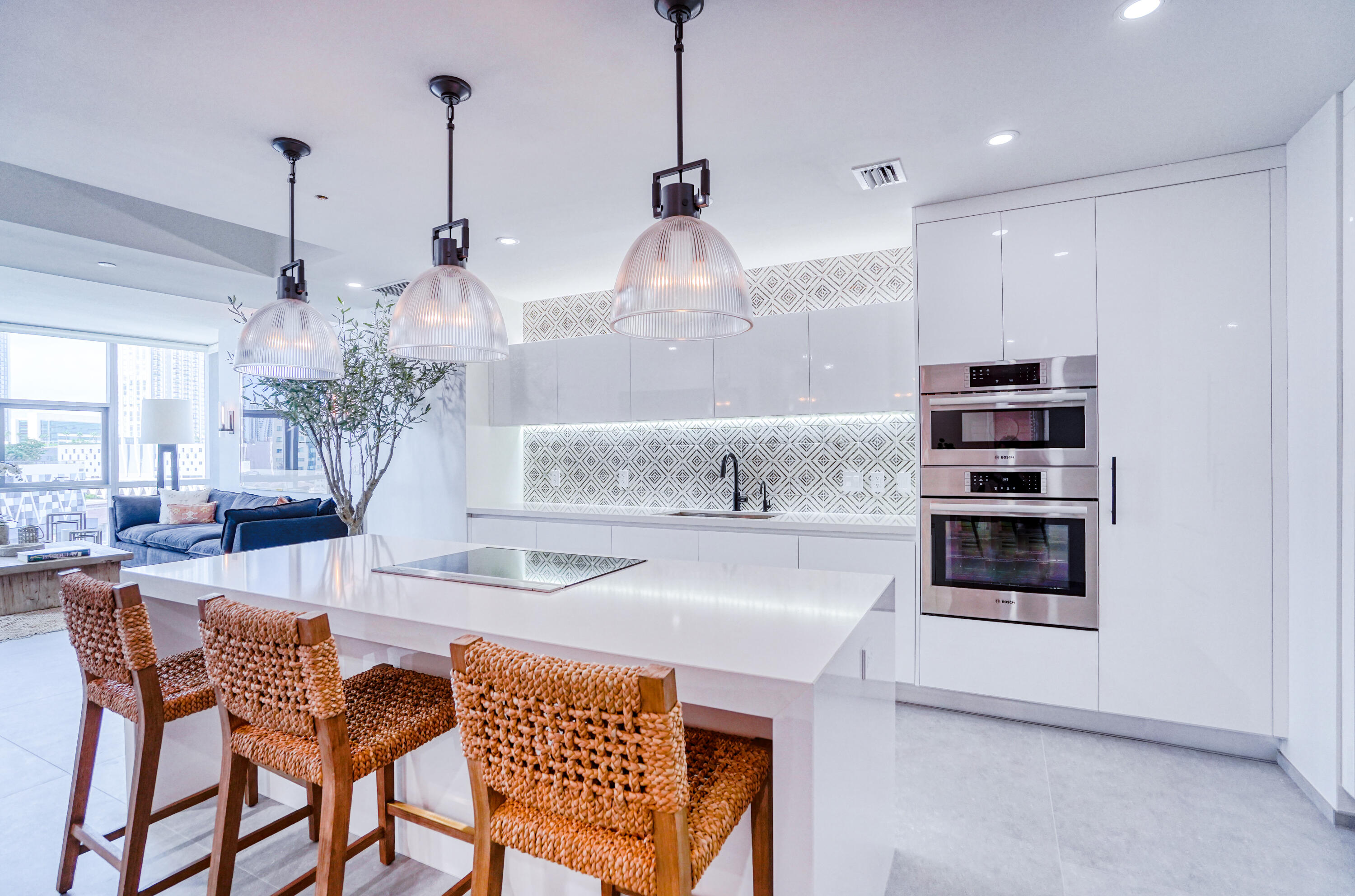 851 NE 1st #812, Miami FL 33132