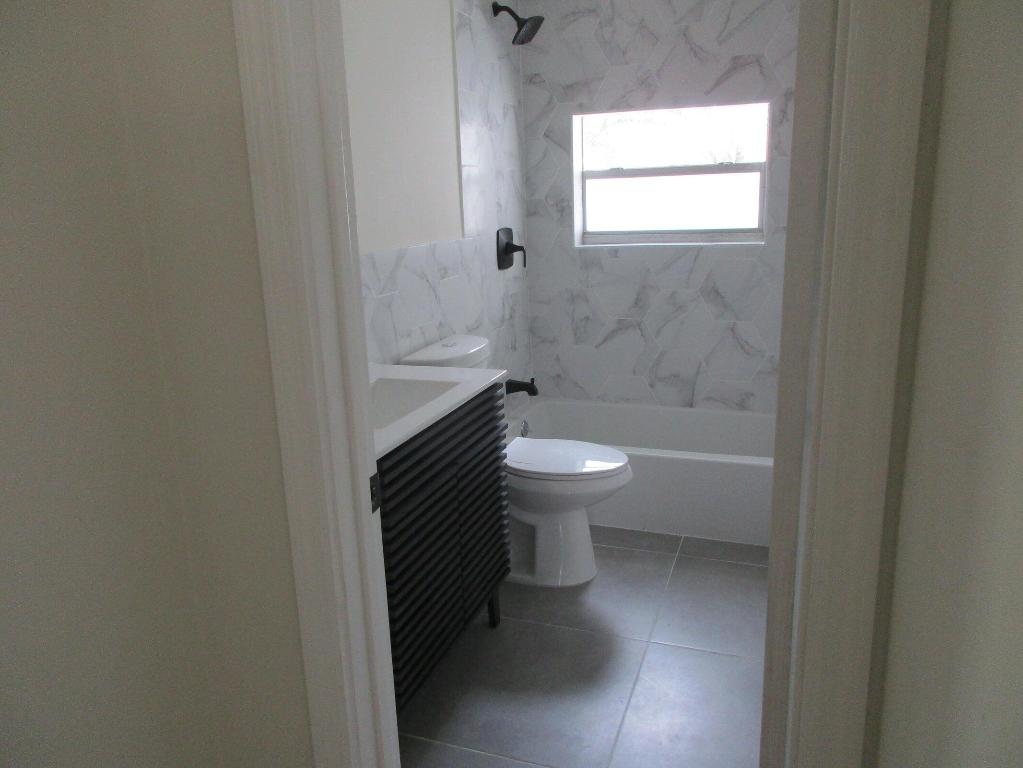 806 Minnesota, Lantana FL 33462