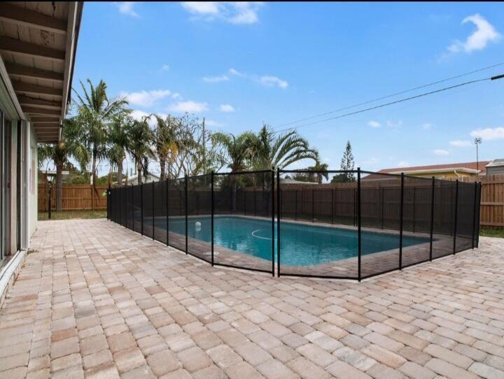 806 Minnesota, Lantana FL 33462