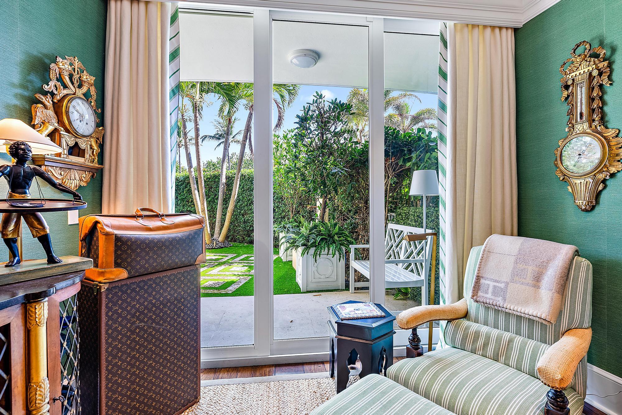 100 Royal Palm #F1, Palm Beach FL 33480