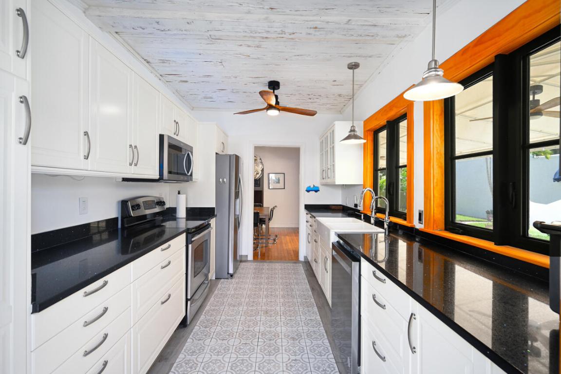 801 Hibiscus, Boca Raton FL 33486