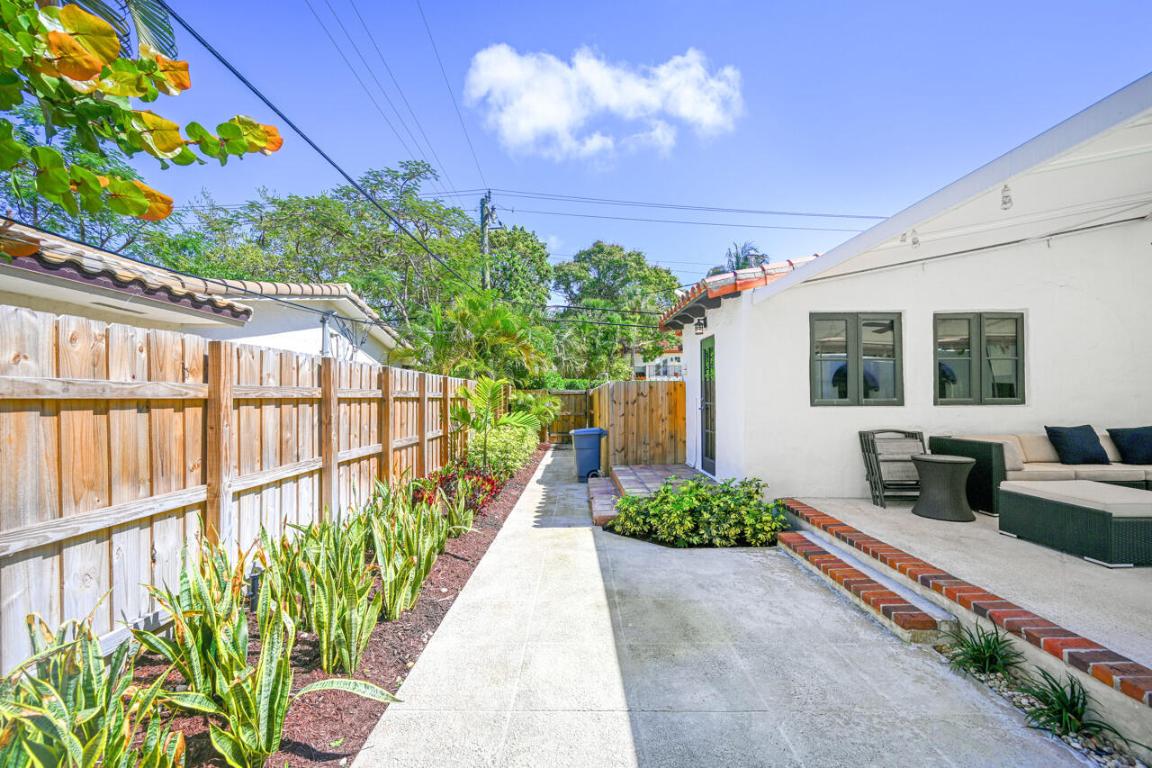 801 Hibiscus, Boca Raton FL 33486
