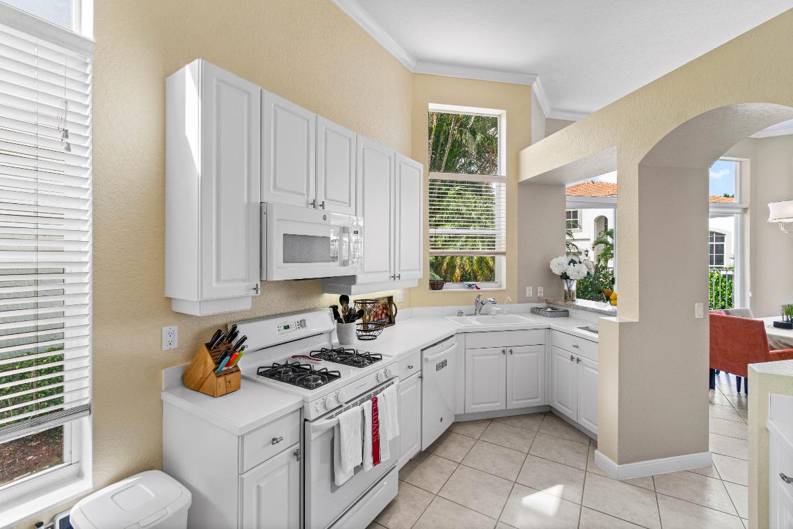 4252 NW 66th, Boca Raton FL 33496