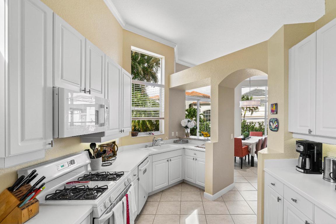 4252 NW 66th, Boca Raton FL 33496
