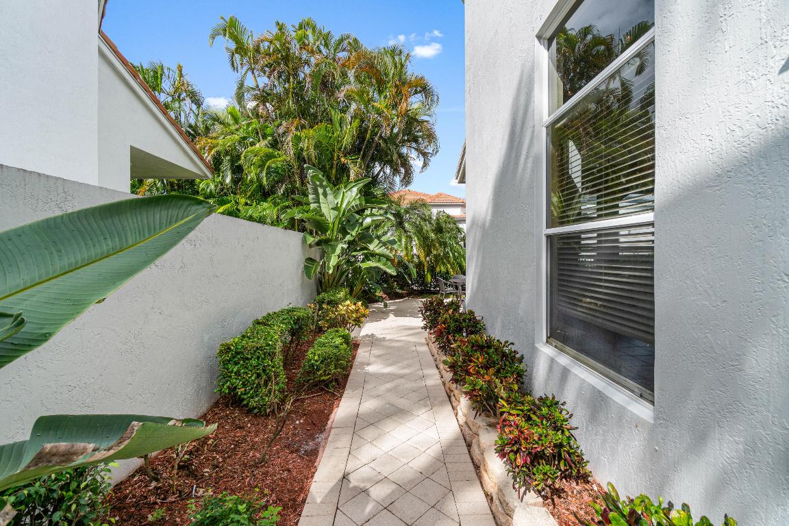 4252 NW 66th, Boca Raton FL 33496