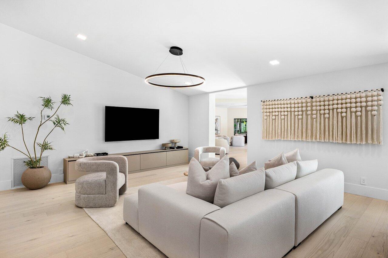 8090 Twin Lake, Boca Raton FL 33496