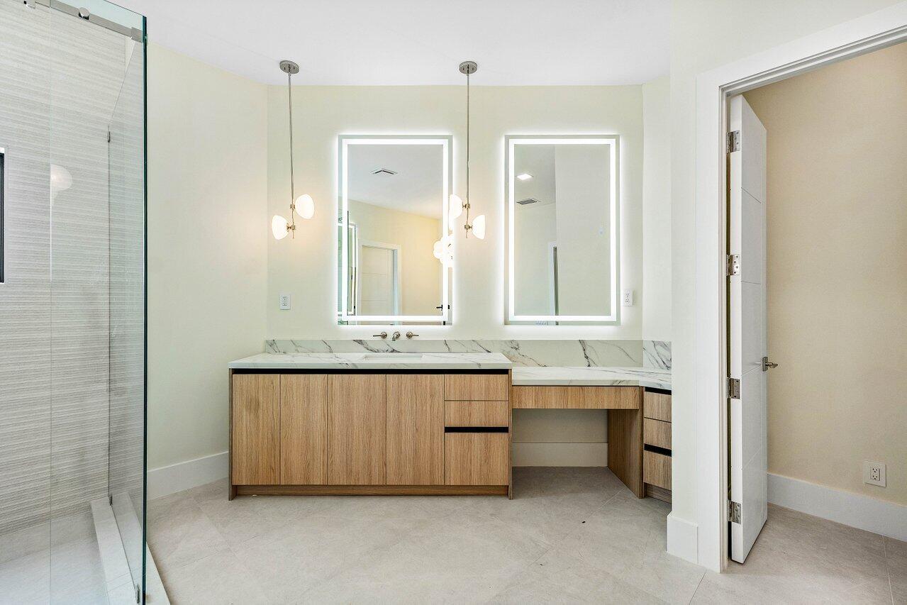 8090 Twin Lake, Boca Raton FL 33496