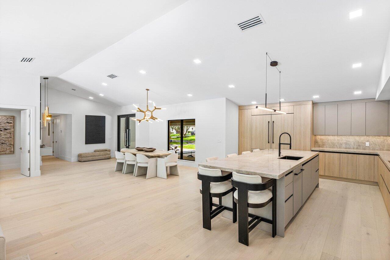 8090 Twin Lake, Boca Raton FL 33496