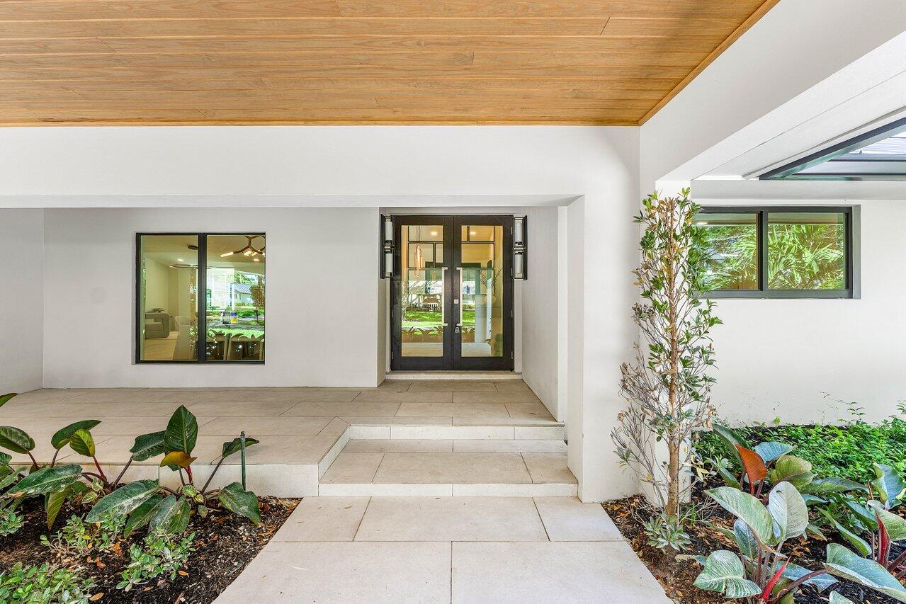 8090 Twin Lake, Boca Raton FL 33496