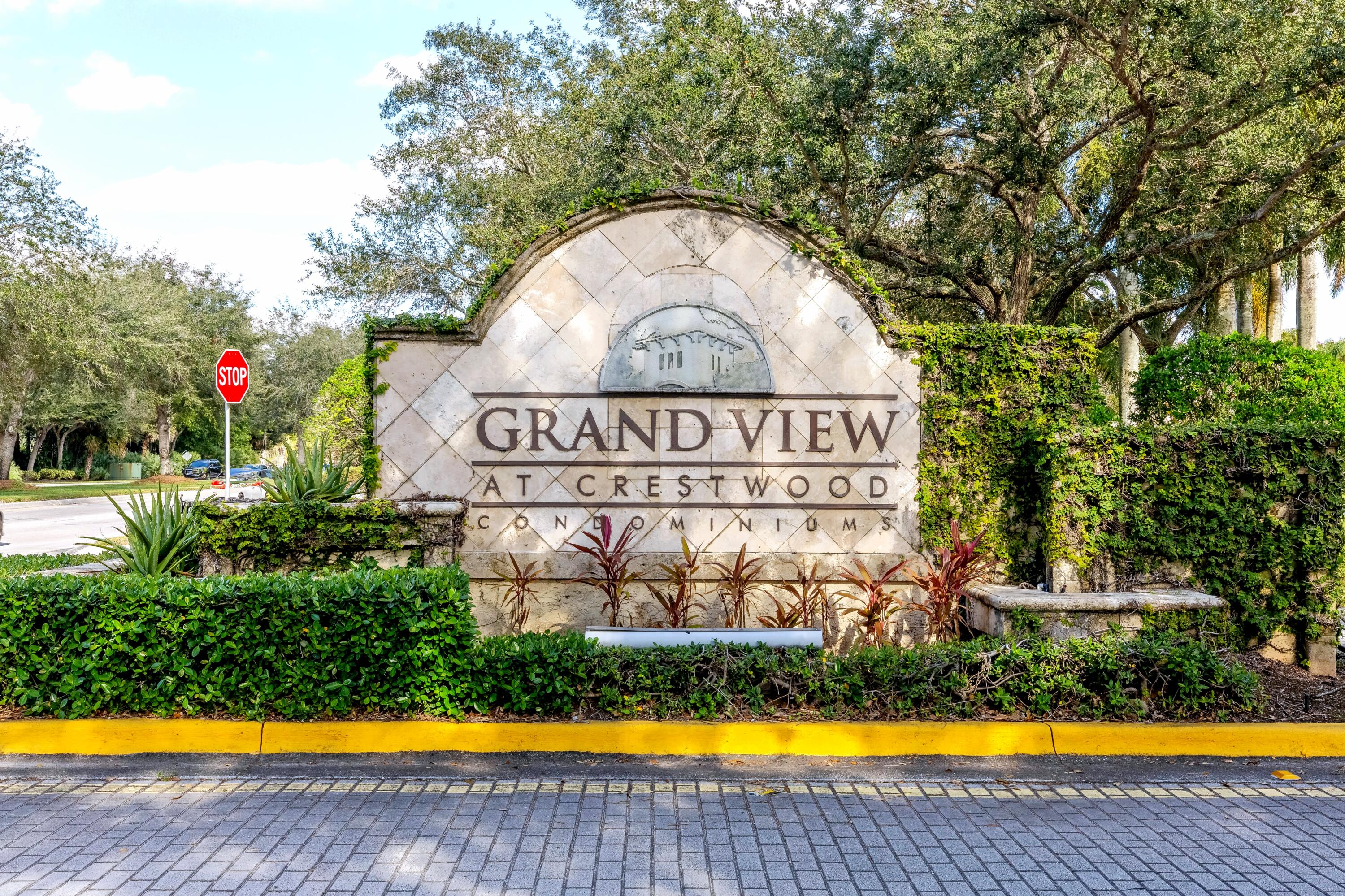 1100 Crestwood #1110, Royal Palm Beach FL 33411