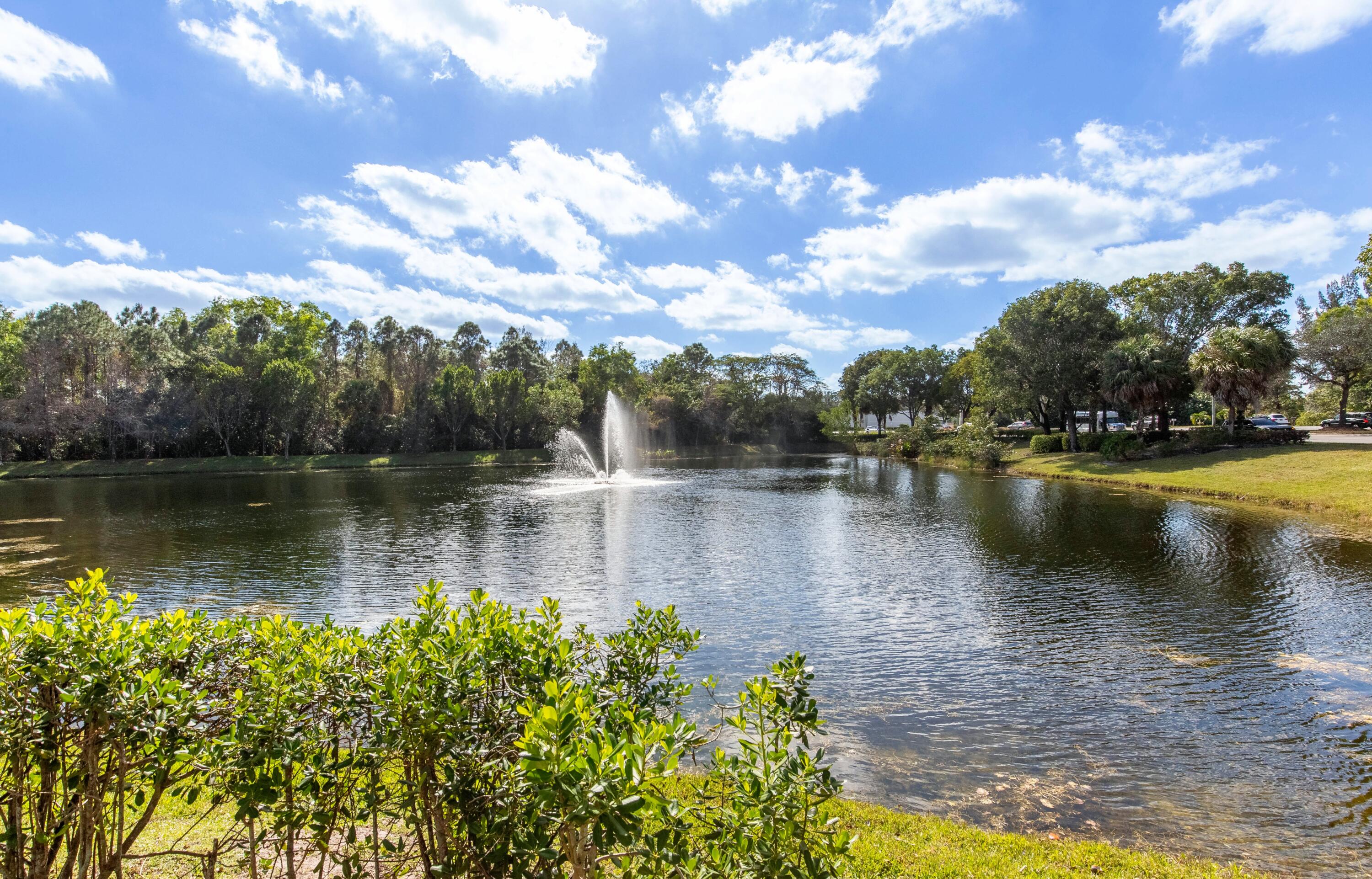 1100 Crestwood #1110, Royal Palm Beach FL 33411
