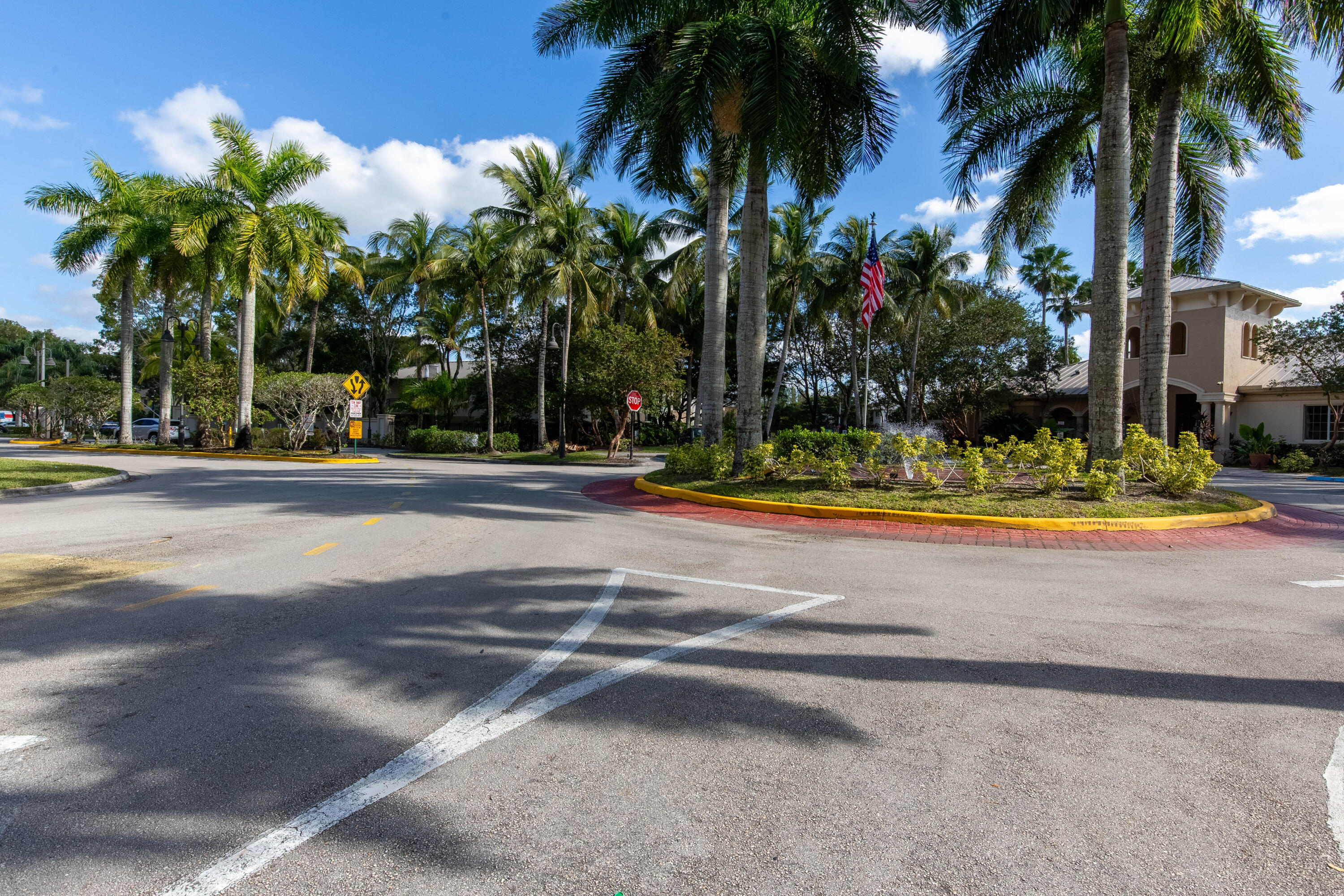 1100 Crestwood #1110, Royal Palm Beach FL 33411