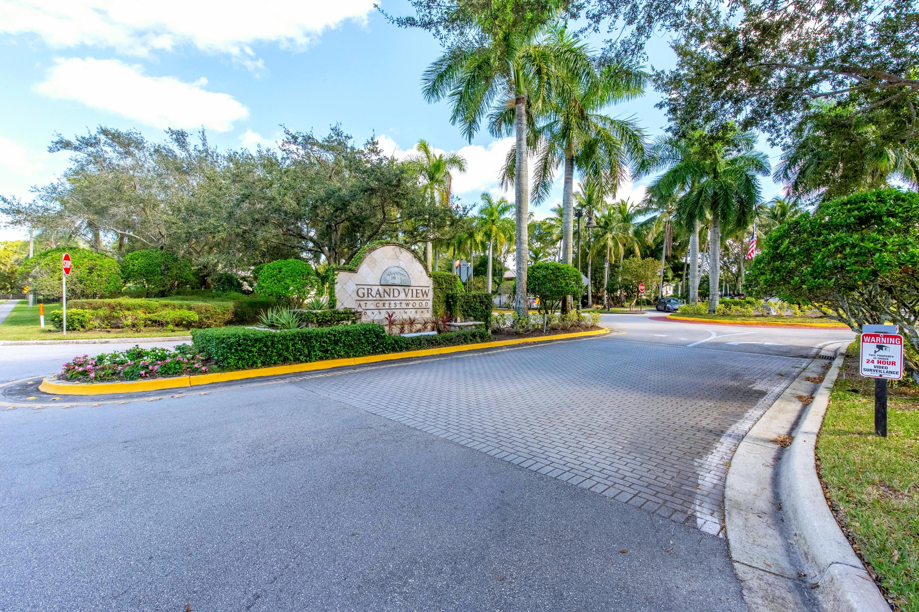 1100 Crestwood #1110, Royal Palm Beach FL 33411