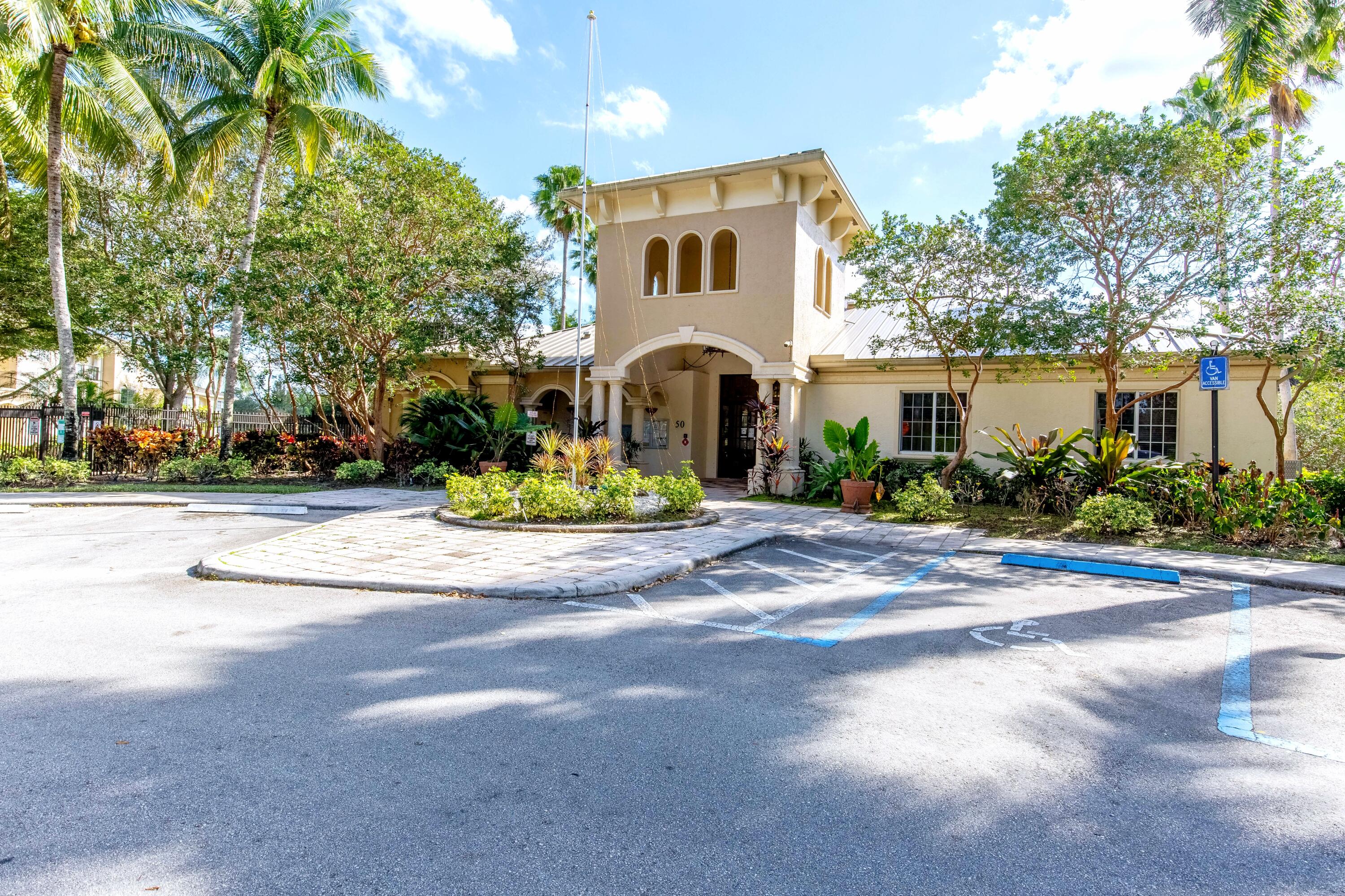 1100 Crestwood #1110, Royal Palm Beach FL 33411