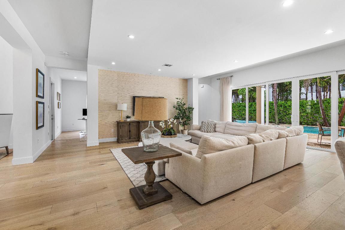 200 NE 6th, Boca Raton FL 33432