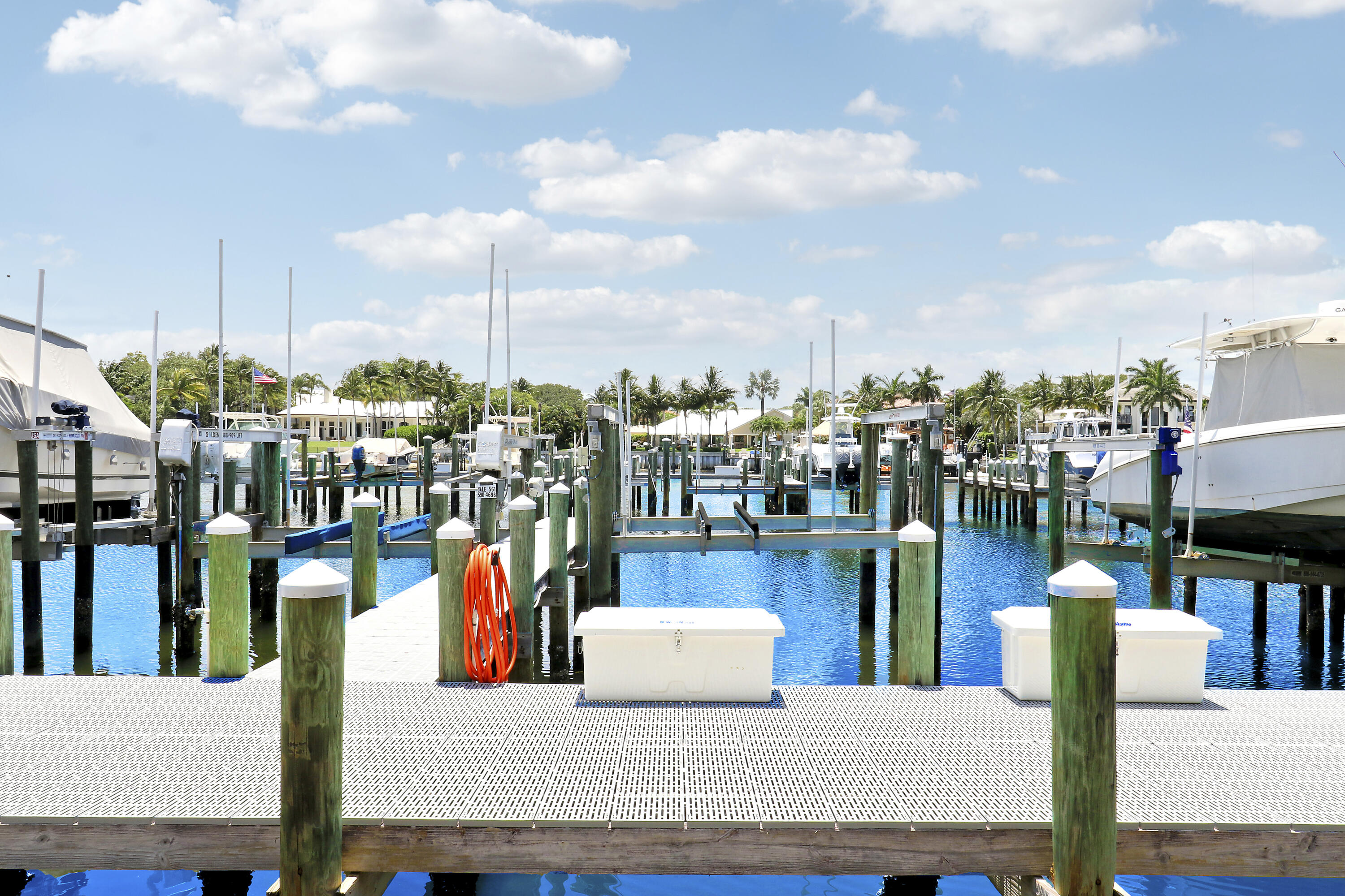 543 Bay Colony #Slip 8, Juno Beach FL 33408