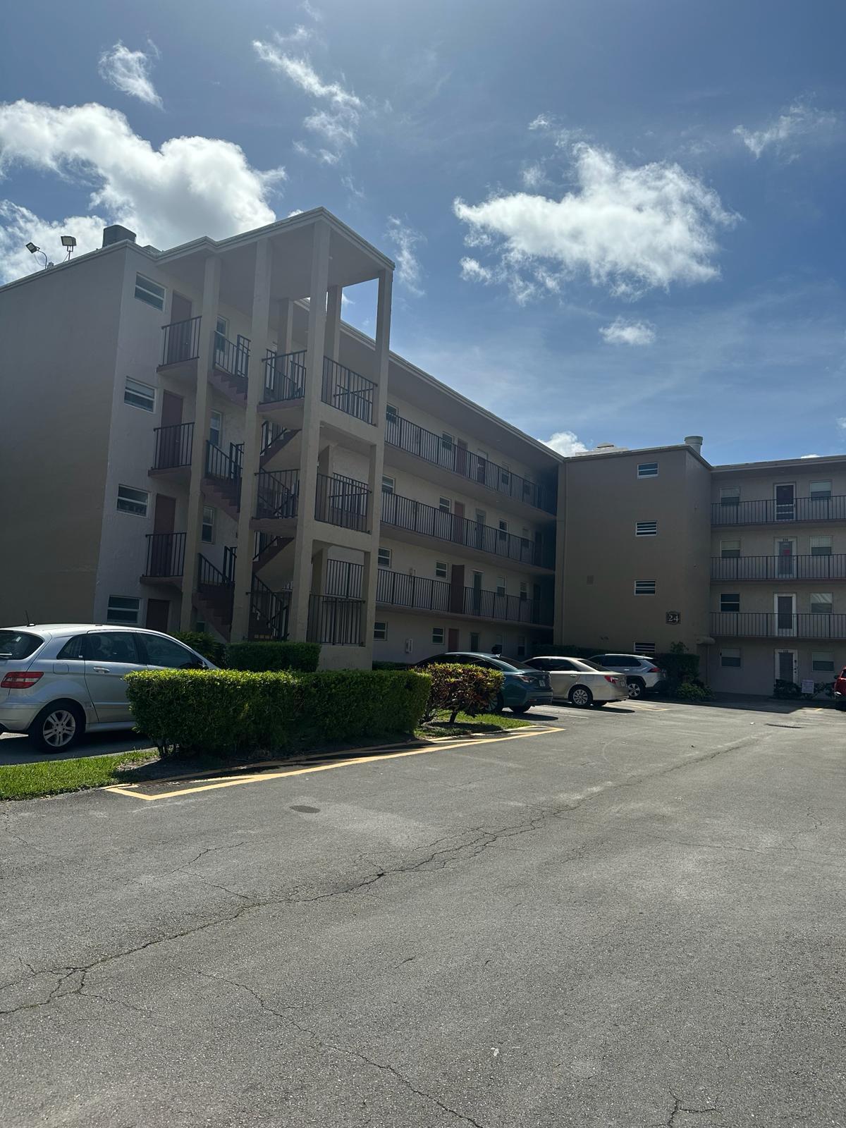 225 Bonnie #116, Palm Springs FL 33461